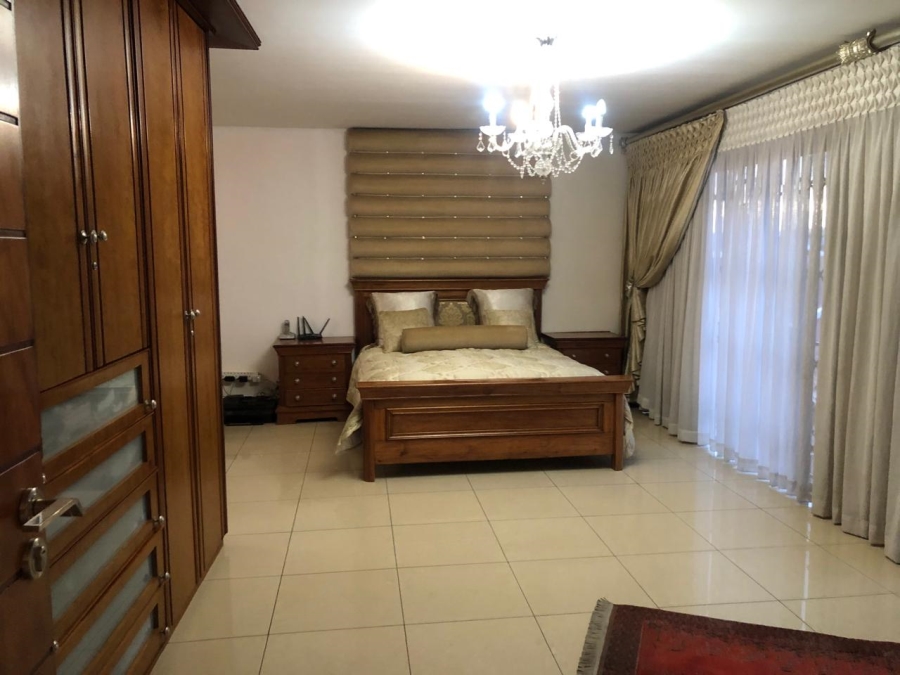 5 Bedroom Property for Sale in Lenasia South Gauteng