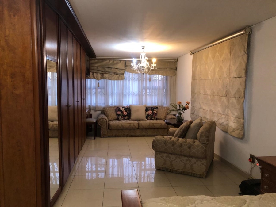 5 Bedroom Property for Sale in Lenasia South Gauteng