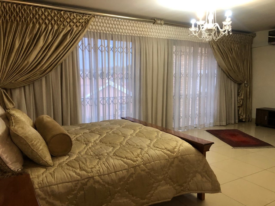 5 Bedroom Property for Sale in Lenasia South Gauteng