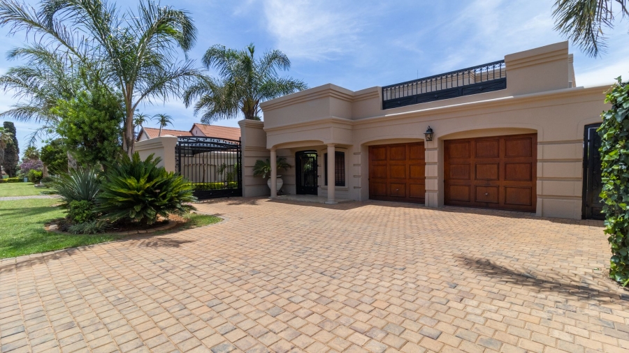 5 Bedroom Property for Sale in Lenasia South Gauteng