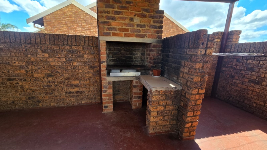 3 Bedroom Property for Sale in Doornpoort Gauteng