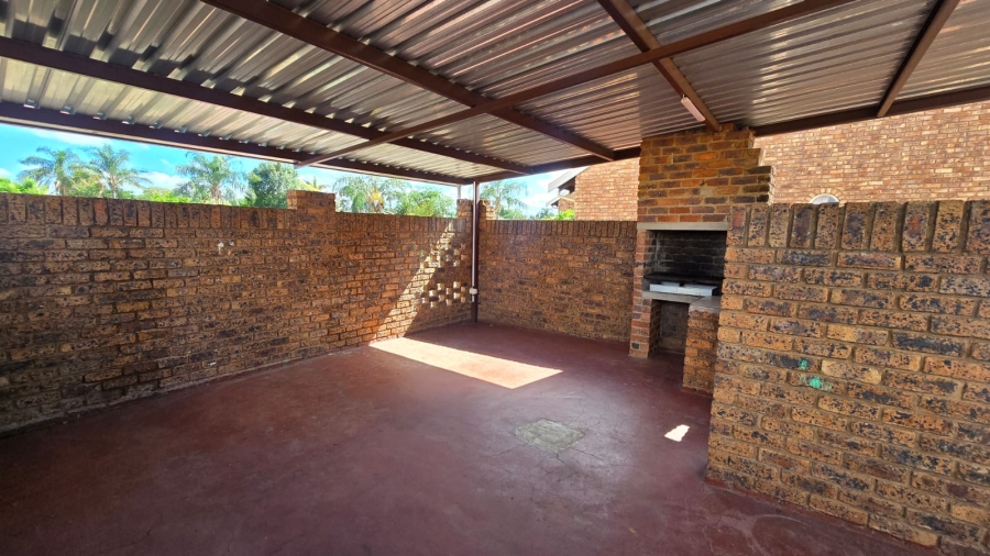 3 Bedroom Property for Sale in Doornpoort Gauteng