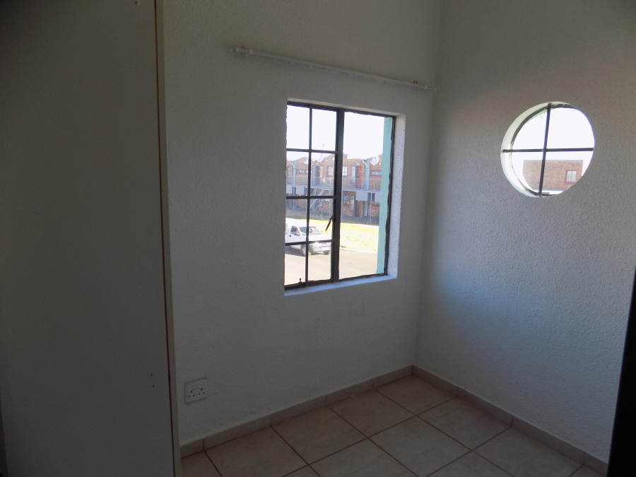 To Let 2 Bedroom Property for Rent in Windmill Park Gauteng