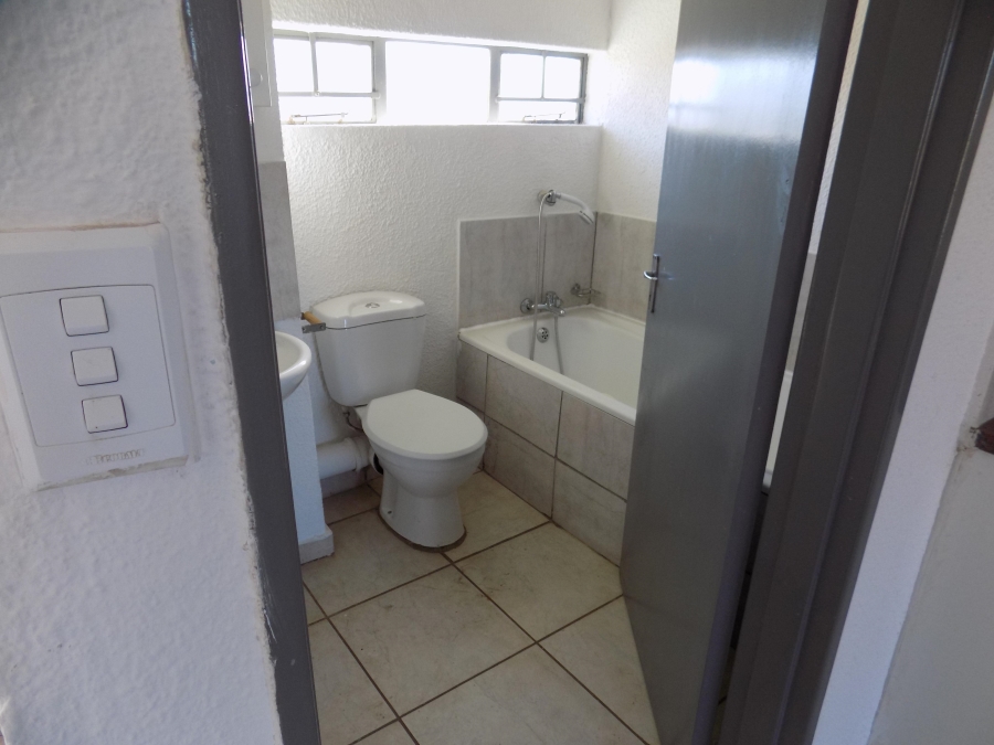 To Let 2 Bedroom Property for Rent in Windmill Park Gauteng