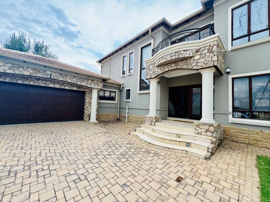 5 Bedroom Property for Sale in Midlands Estate Gauteng