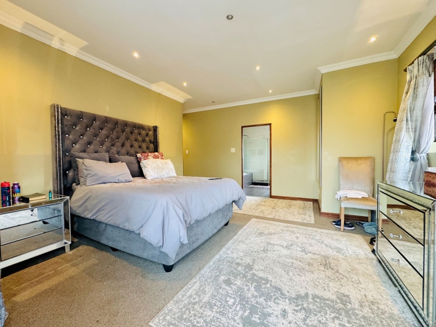 5 Bedroom Property for Sale in Midlands Estate Gauteng