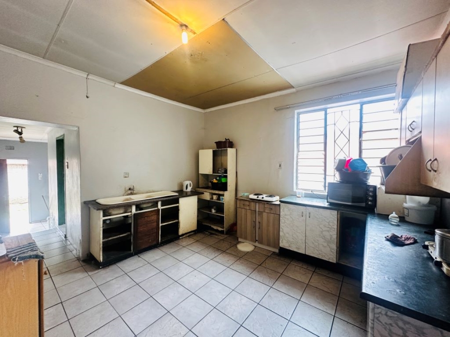 5 Bedroom Property for Sale in Delville Gauteng