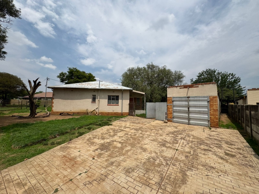 3 Bedroom Property for Sale in Dunnottar Gauteng