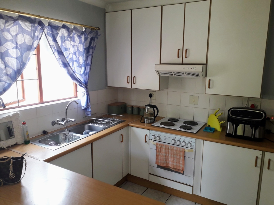 To Let 2 Bedroom Property for Rent in Zwartkop Gauteng