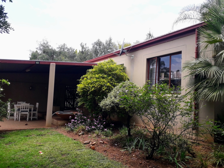 To Let 2 Bedroom Property for Rent in Zwartkop Gauteng