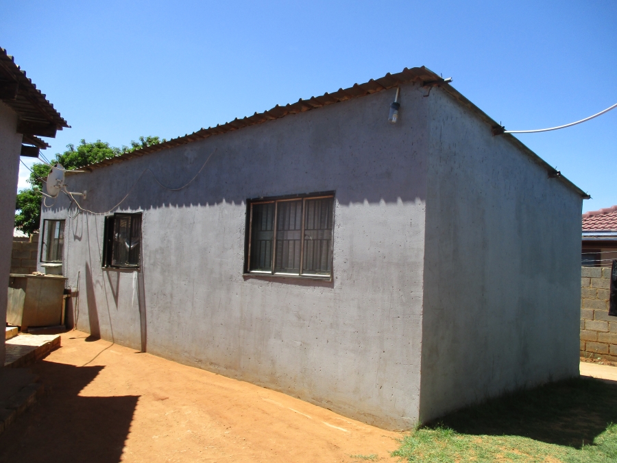 1 Bedroom Property for Sale in Tshepisong Gauteng