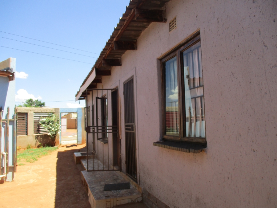 1 Bedroom Property for Sale in Tshepisong Gauteng