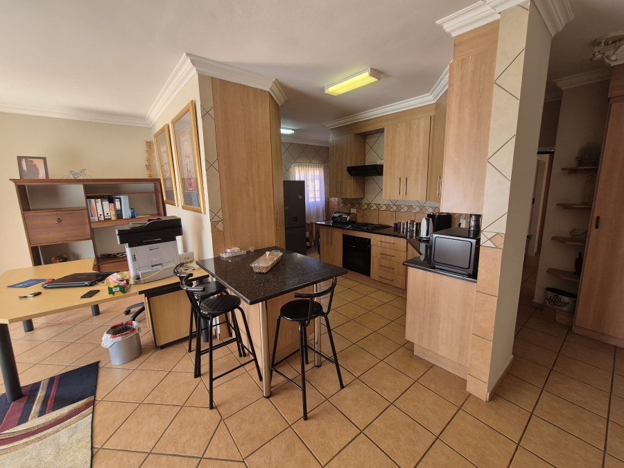 2 Bedroom Property for Sale in Eldoraigne Gauteng