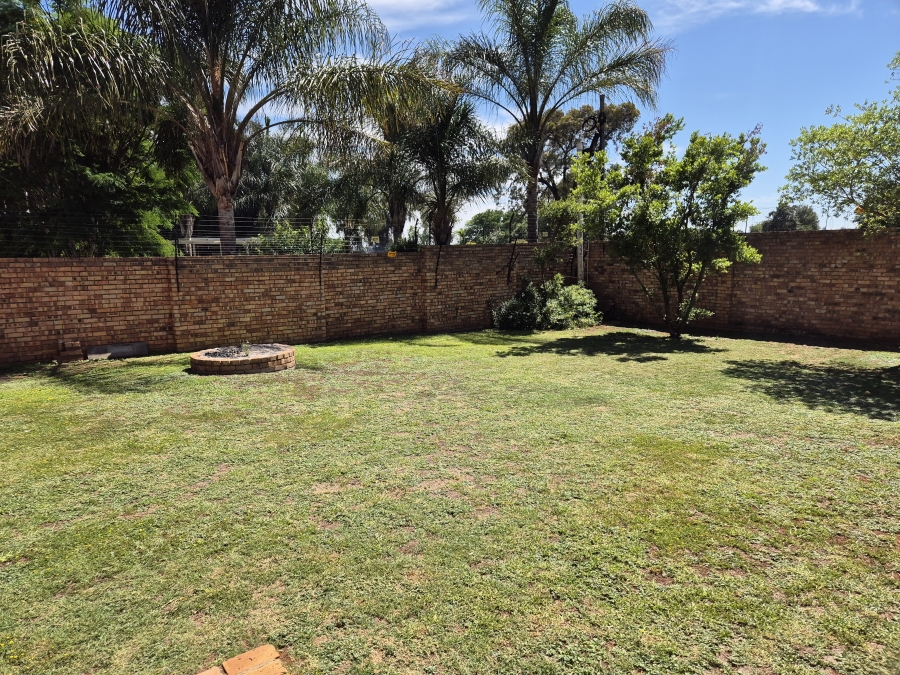 2 Bedroom Property for Sale in Eldoraigne Gauteng