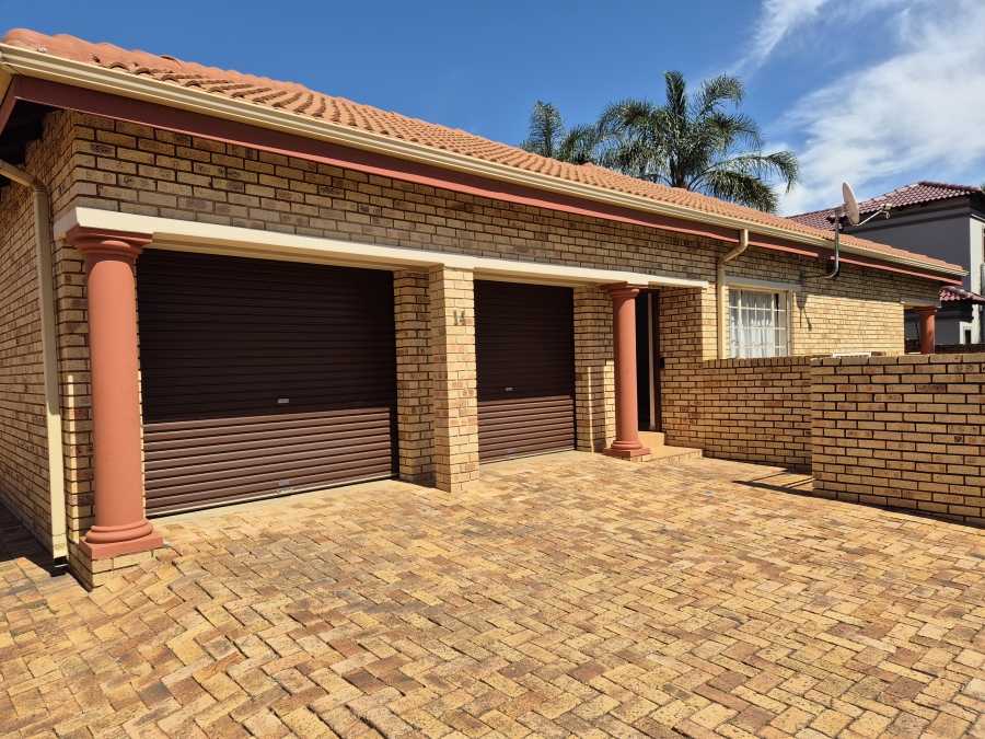 2 Bedroom Property for Sale in Eldoraigne Gauteng