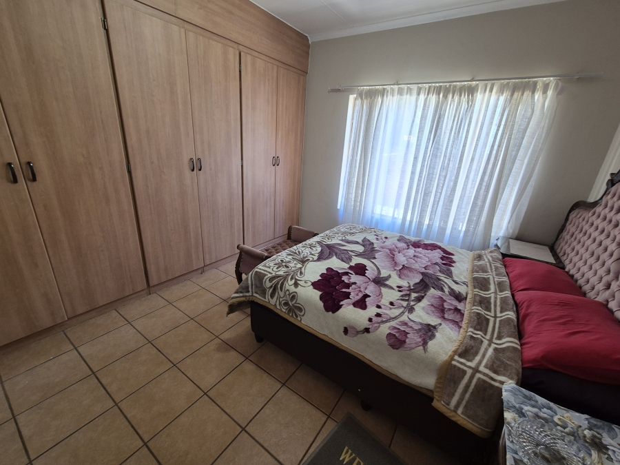 2 Bedroom Property for Sale in Eldoraigne Gauteng