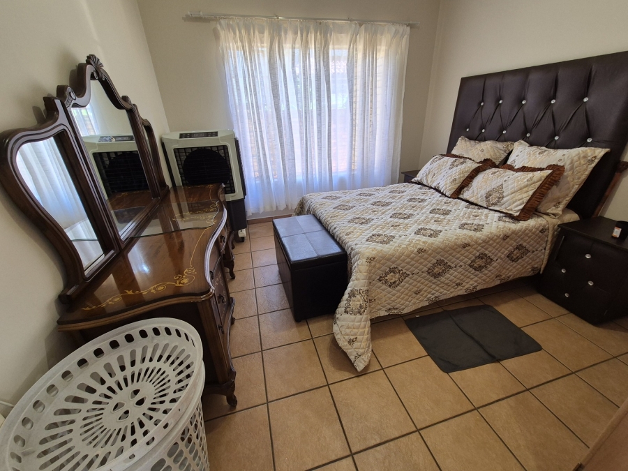 2 Bedroom Property for Sale in Eldoraigne Gauteng