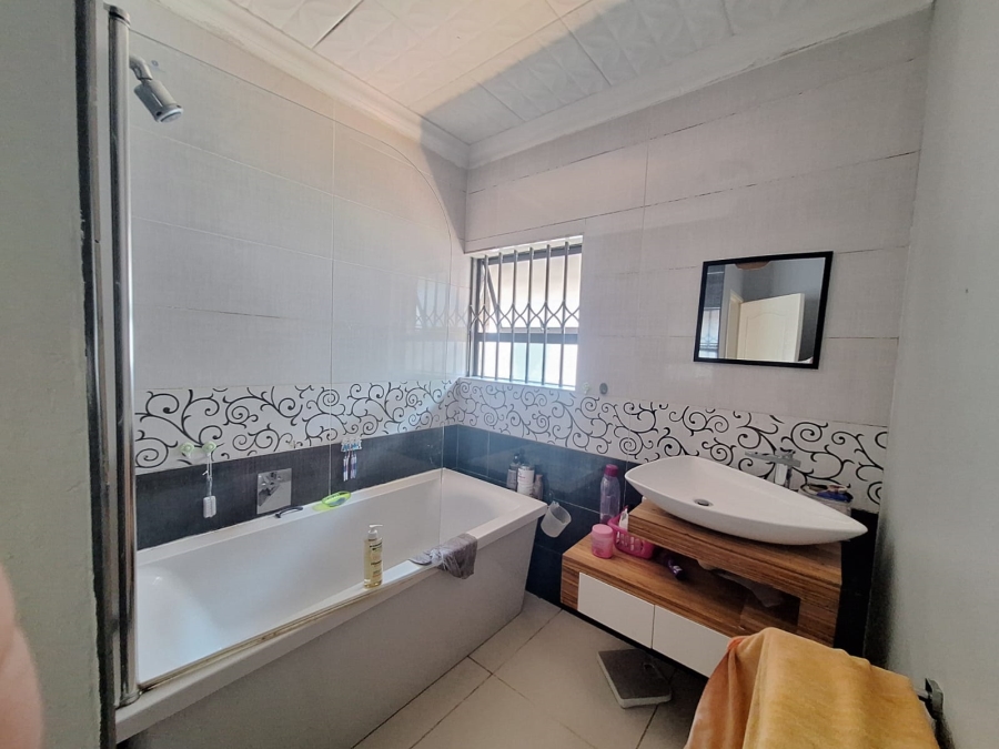 To Let 3 Bedroom Property for Rent in Illiondale Gauteng