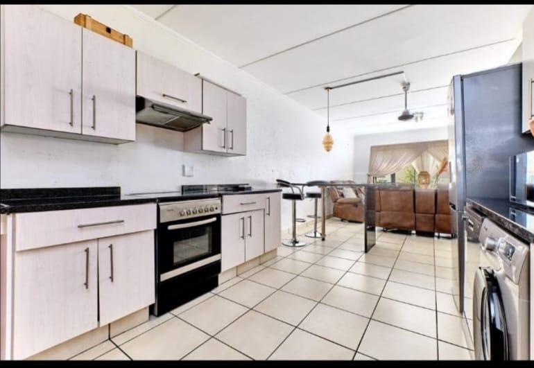 To Let 3 Bedroom Property for Rent in Sandton Central Gauteng