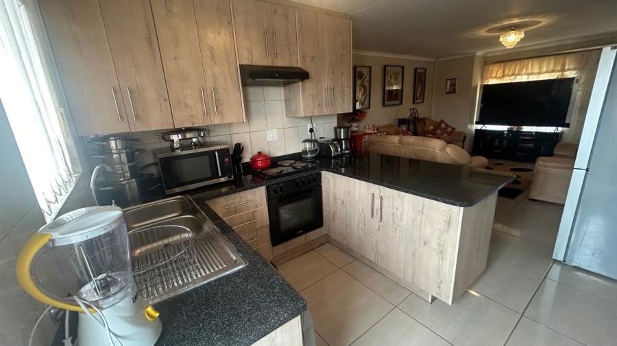 2 Bedroom Property for Sale in Beyers Park Gauteng