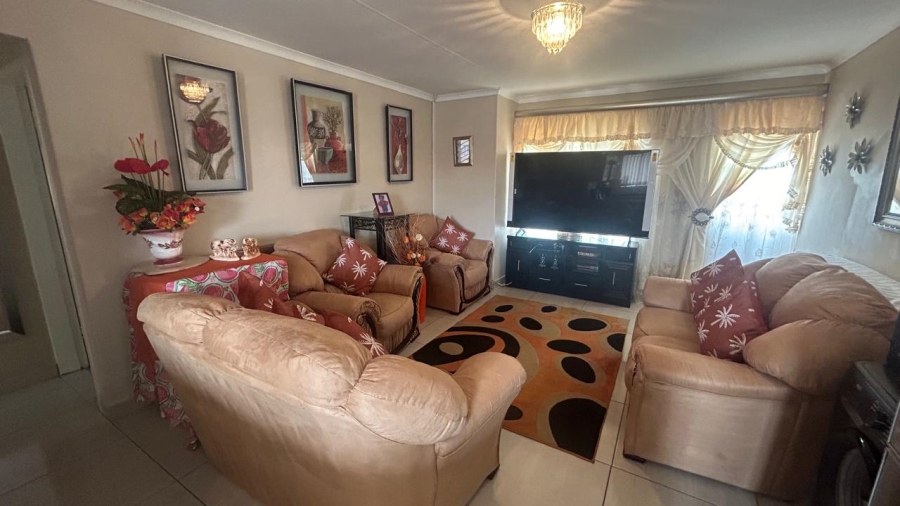 2 Bedroom Property for Sale in Beyers Park Gauteng