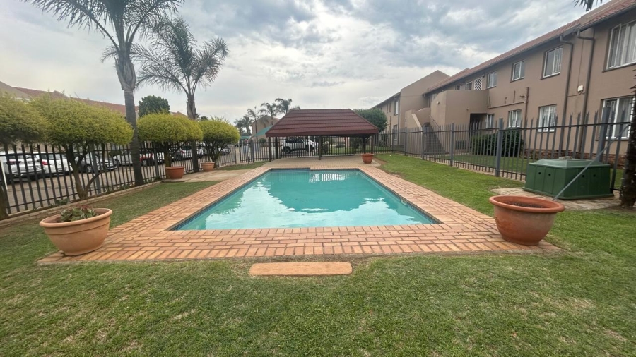 2 Bedroom Property for Sale in Beyers Park Gauteng