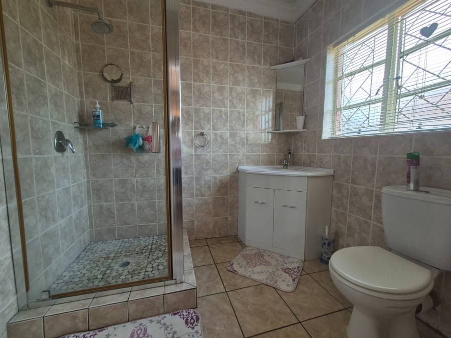 3 Bedroom Property for Sale in Falcon Ridge Gauteng