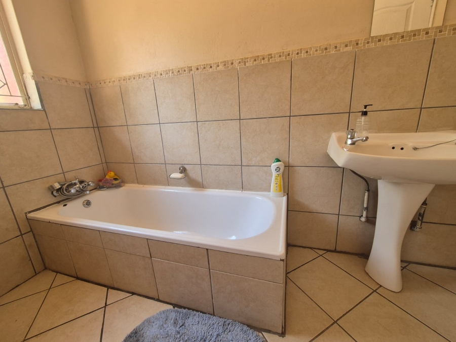 3 Bedroom Property for Sale in Falcon Ridge Gauteng