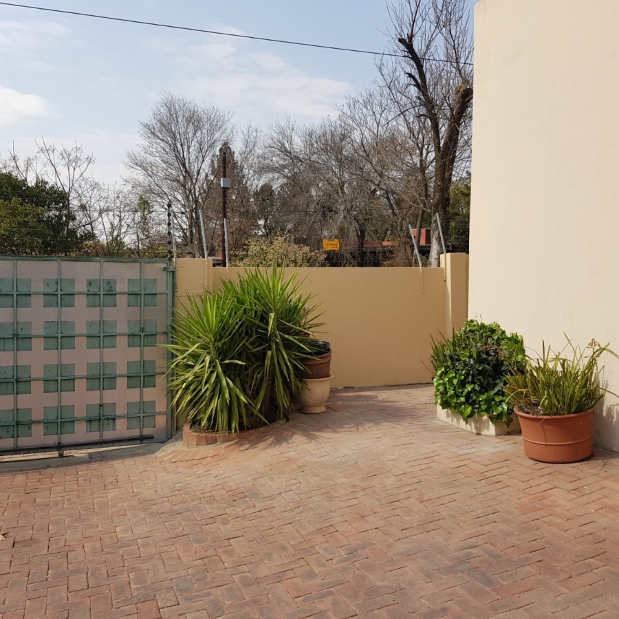 1 Bedroom Property for Sale in Buccleuch Gauteng