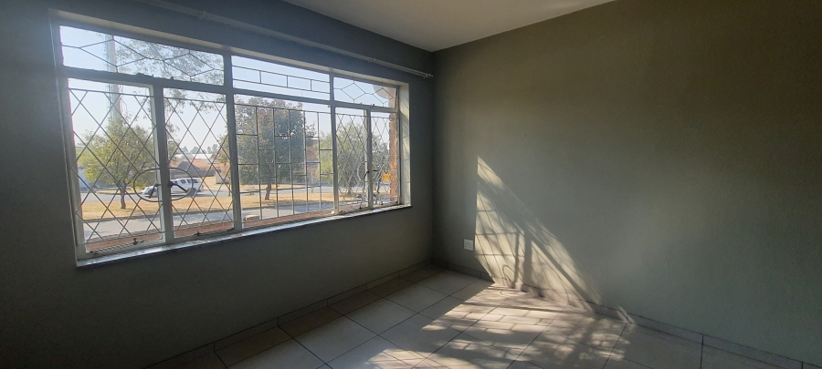 To Let 2 Bedroom Property for Rent in Chrisville Gauteng