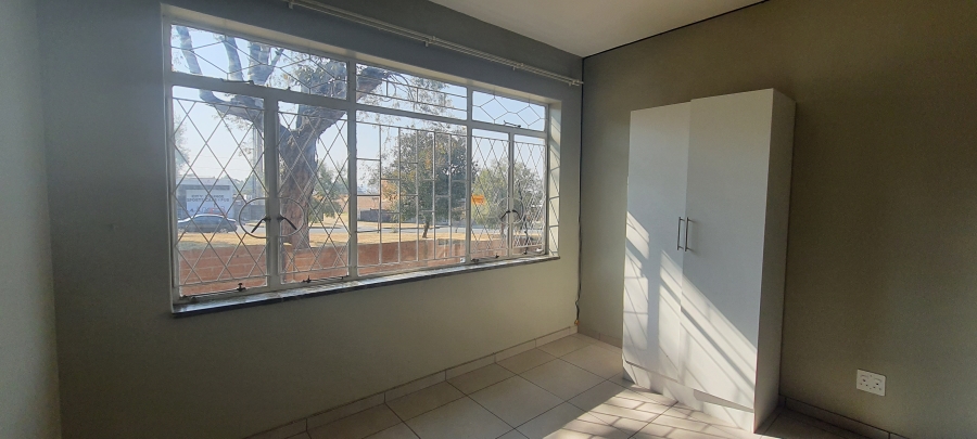 To Let 2 Bedroom Property for Rent in Chrisville Gauteng