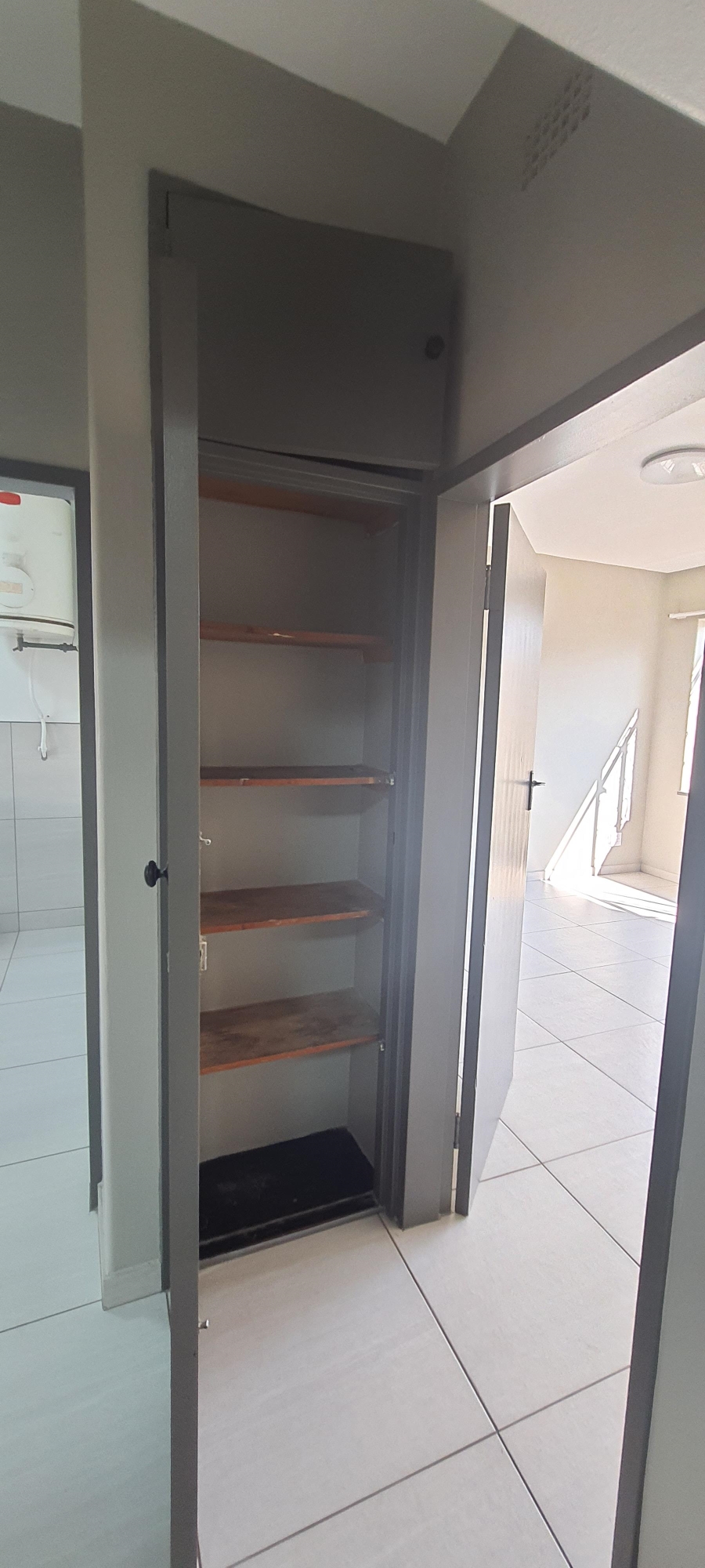 To Let 2 Bedroom Property for Rent in Chrisville Gauteng