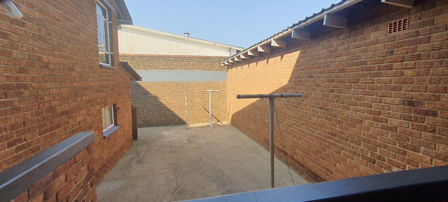 To Let 2 Bedroom Property for Rent in Chrisville Gauteng