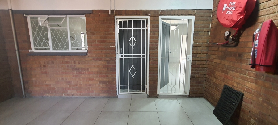 To Let 2 Bedroom Property for Rent in Chrisville Gauteng