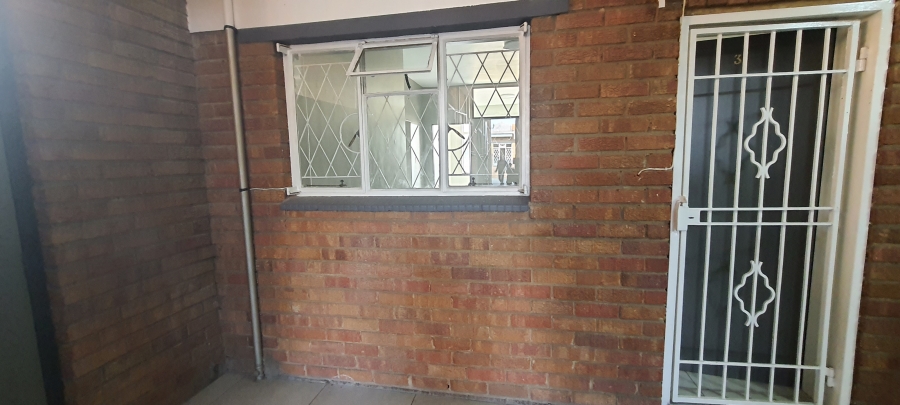 To Let 2 Bedroom Property for Rent in Chrisville Gauteng