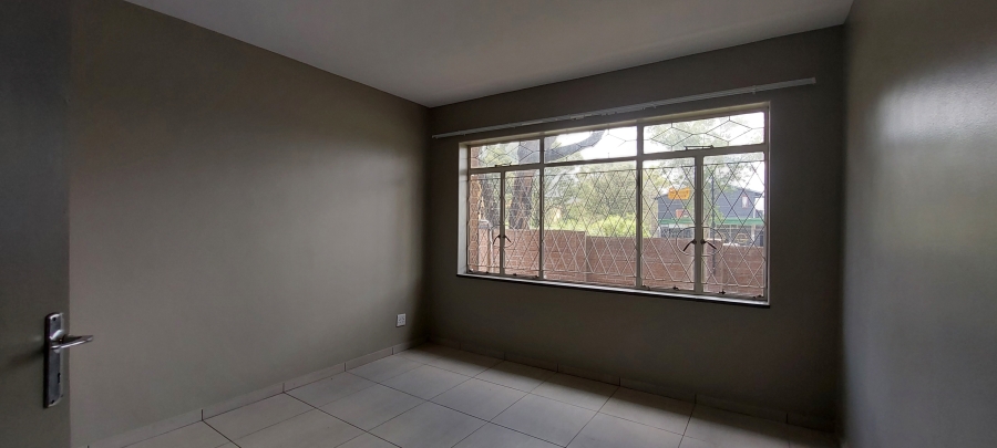 To Let 2 Bedroom Property for Rent in Chrisville Gauteng