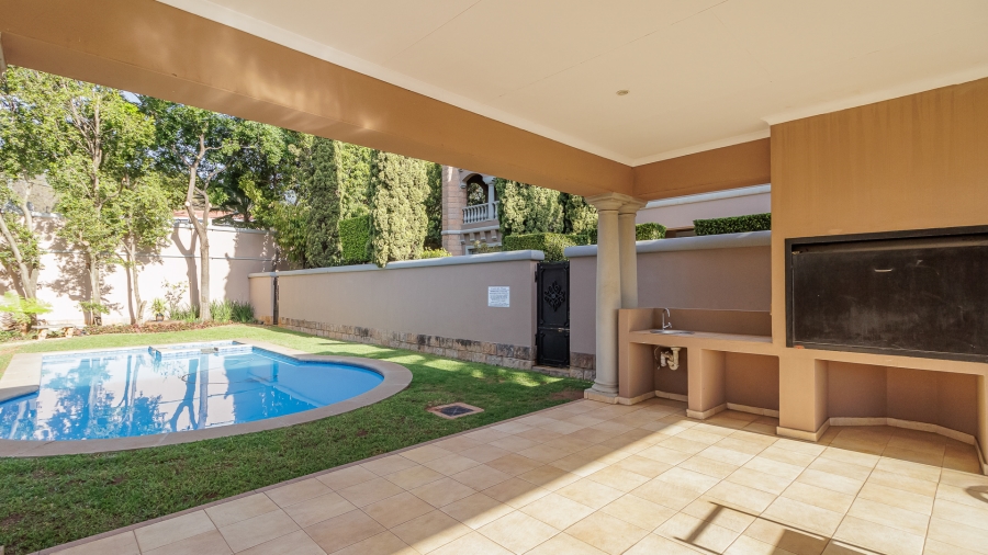 2 Bedroom Property for Sale in Dunkeld West Gauteng