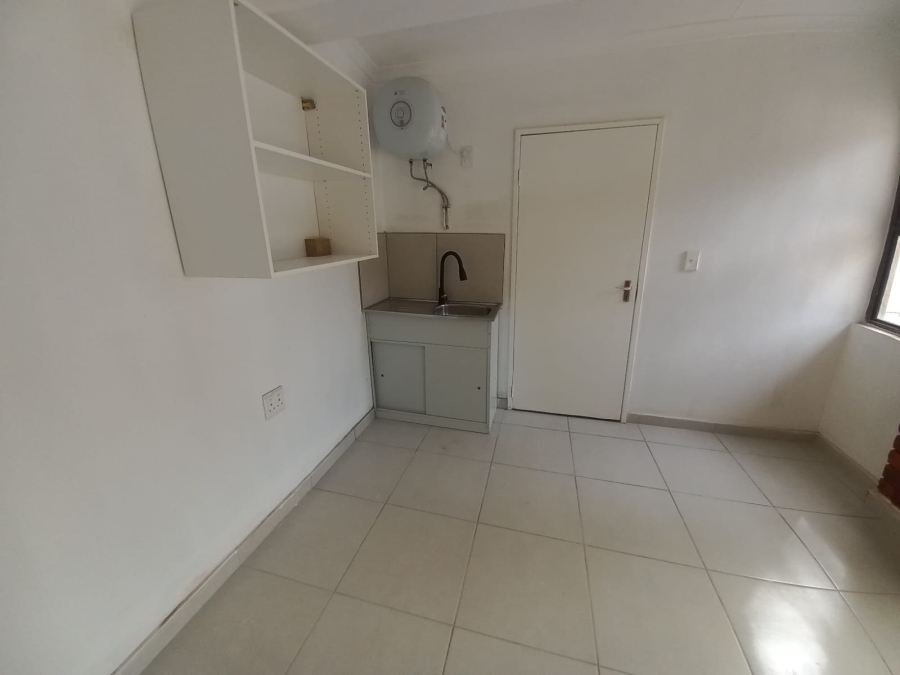 To Let 1 Bedroom Property for Rent in Kew Gauteng