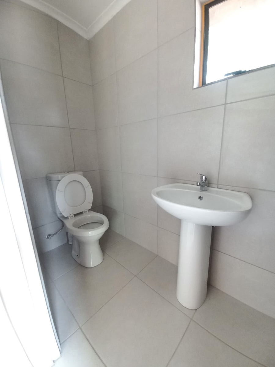 To Let 1 Bedroom Property for Rent in Kew Gauteng