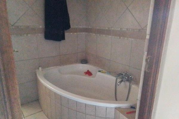 2 Bedroom Property for Sale in Heatherview Gauteng