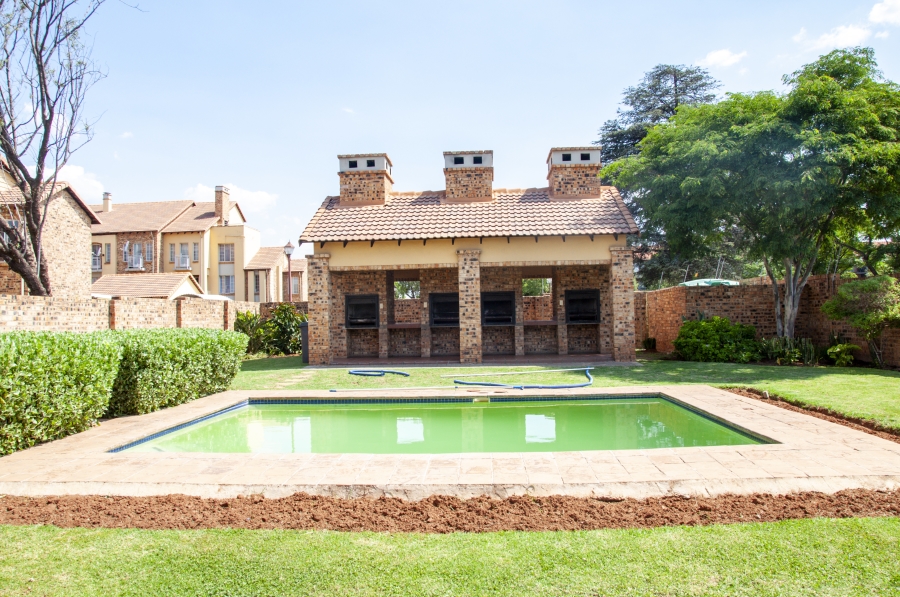 2 Bedroom Property for Sale in Halfway Gardens Gauteng