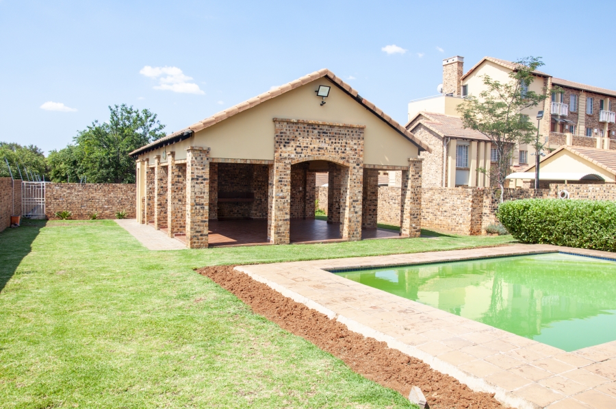 2 Bedroom Property for Sale in Halfway Gardens Gauteng