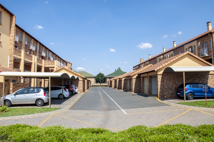 2 Bedroom Property for Sale in Halfway Gardens Gauteng