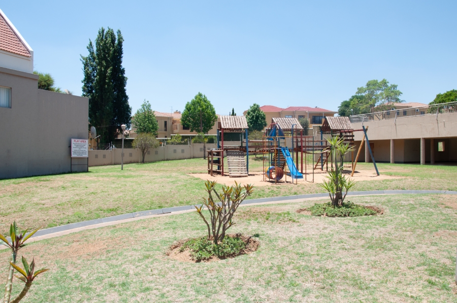 2 Bedroom Property for Sale in Halfway Gardens Gauteng