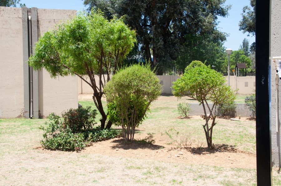 2 Bedroom Property for Sale in Halfway Gardens Gauteng