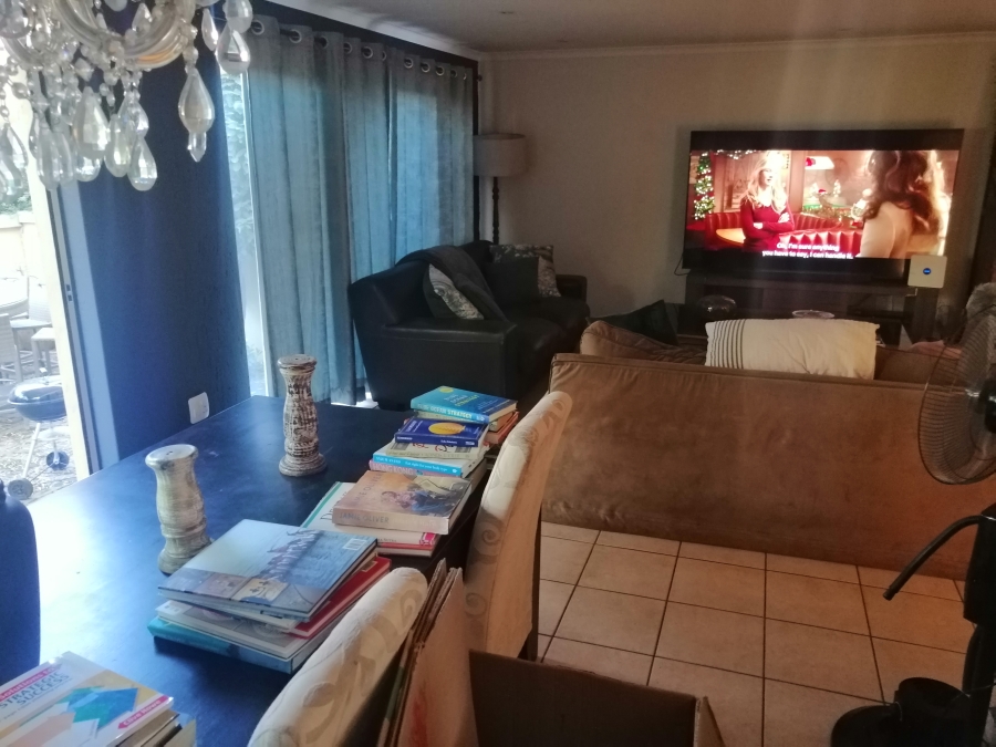 To Let 3 Bedroom Property for Rent in Featherbrooke Estate Gauteng