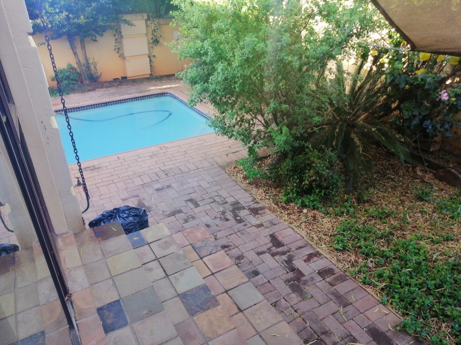 To Let 3 Bedroom Property for Rent in Featherbrooke Estate Gauteng