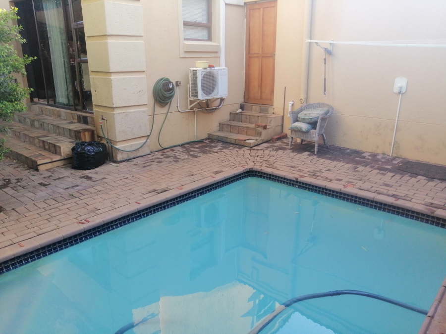 To Let 3 Bedroom Property for Rent in Featherbrooke Estate Gauteng