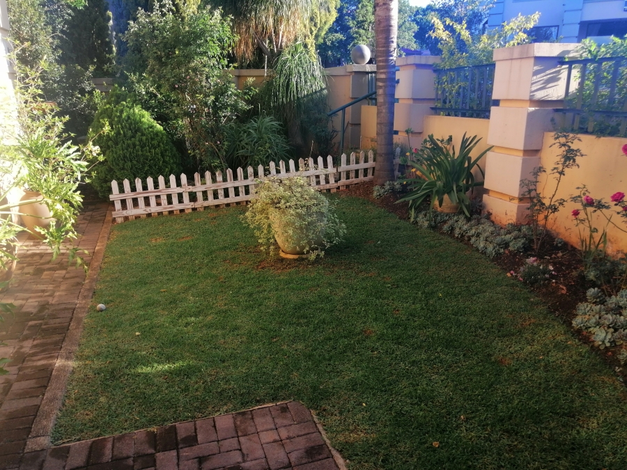 To Let 3 Bedroom Property for Rent in Featherbrooke Estate Gauteng