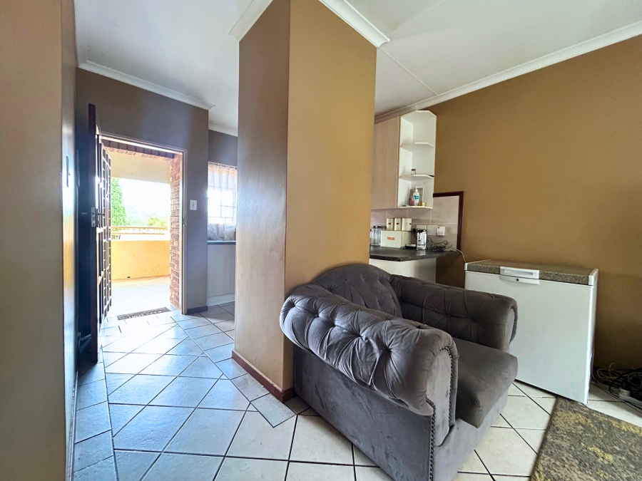 2 Bedroom Property for Sale in Die Hoewes Gauteng